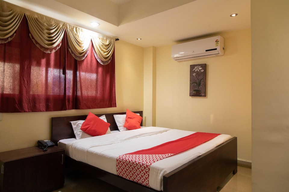 Capital O 29848 Hotel Aditya Inn, Dharampeth Nagpur, Nagpur