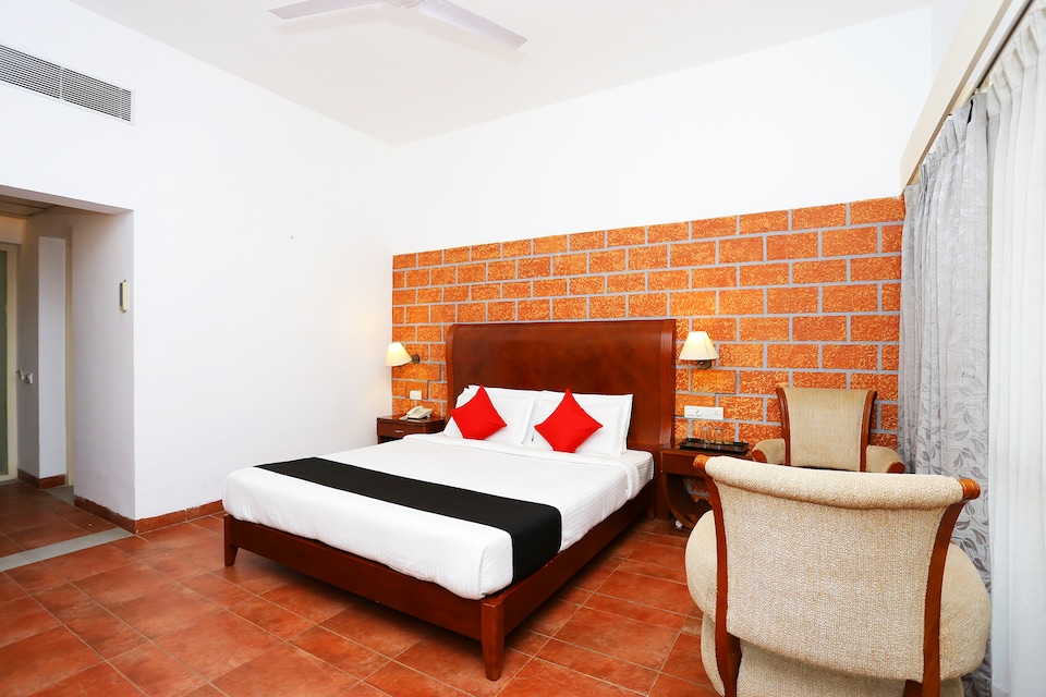 Super Townhouse Island Inn, Cheranellur Kochi, Kochi