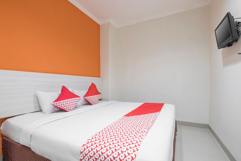 OYO 492 Hotel Alden, Losari, Makassar