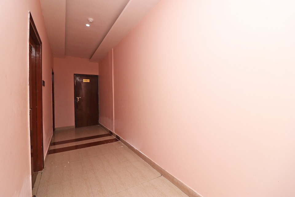 Capital O Mayur Motel & Resort, Faizabad Road, Lucknow