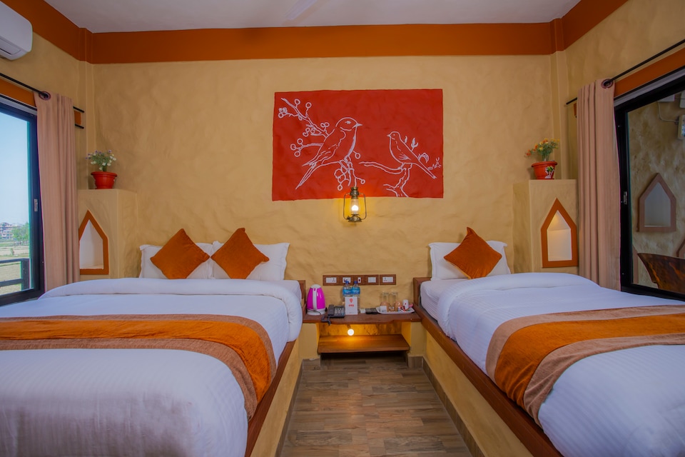 OYO 325 Chitwan Botique Hotel, Sauraha, Chitwan