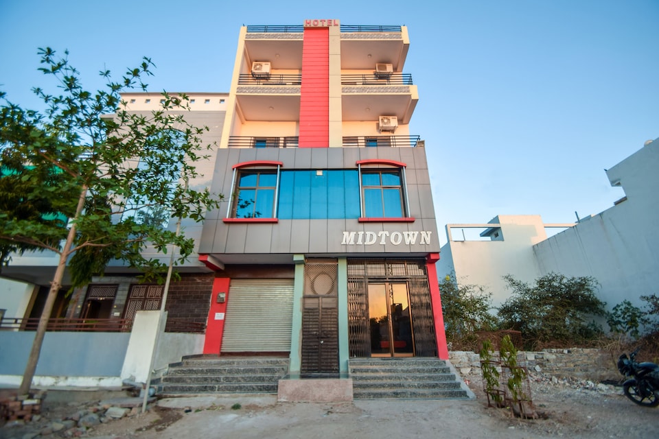 OYO 29879 Hotel Midtown, Chittorgarh, Chittorgarh