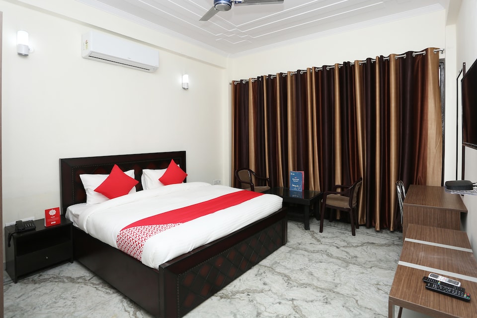OYO 29890 Kapeeshwar Residency, Greater Noida, Noida