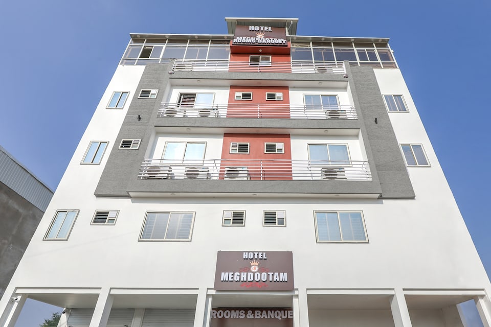 Capital O 29892 Hotel Shree Meghdootam , Ayudha Bypass, Bhopal