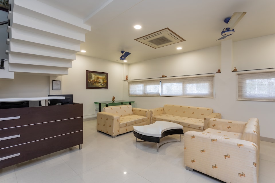 OYO 29899 Silver Stay, MP Nagar Bhopal, Bhopal