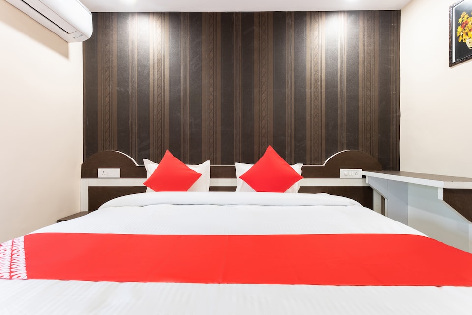 OYO 29920 Hotel, Hoshangabad Road, भोपाल