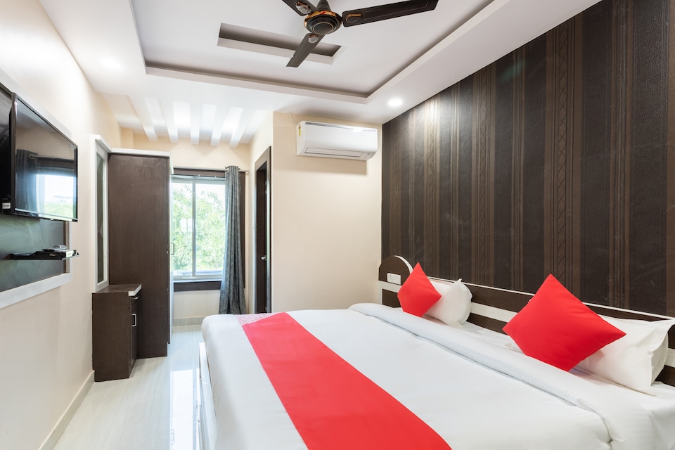 OYO 29920 Hotel, Hoshangabad Road, भोपाल