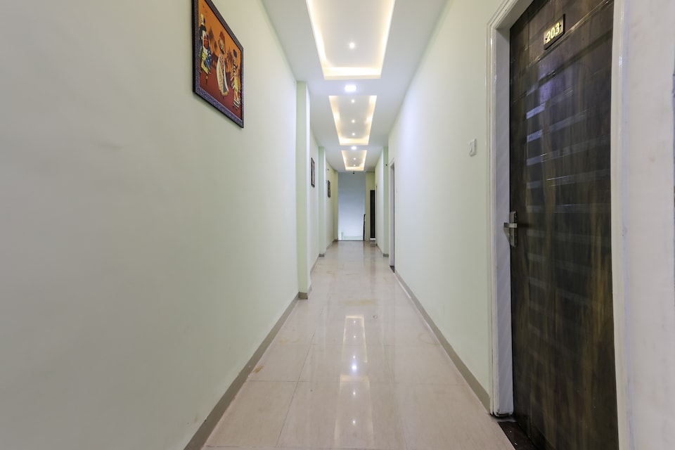 Hotel O Nabhyansh Elite, MG Road Indore, Indore
