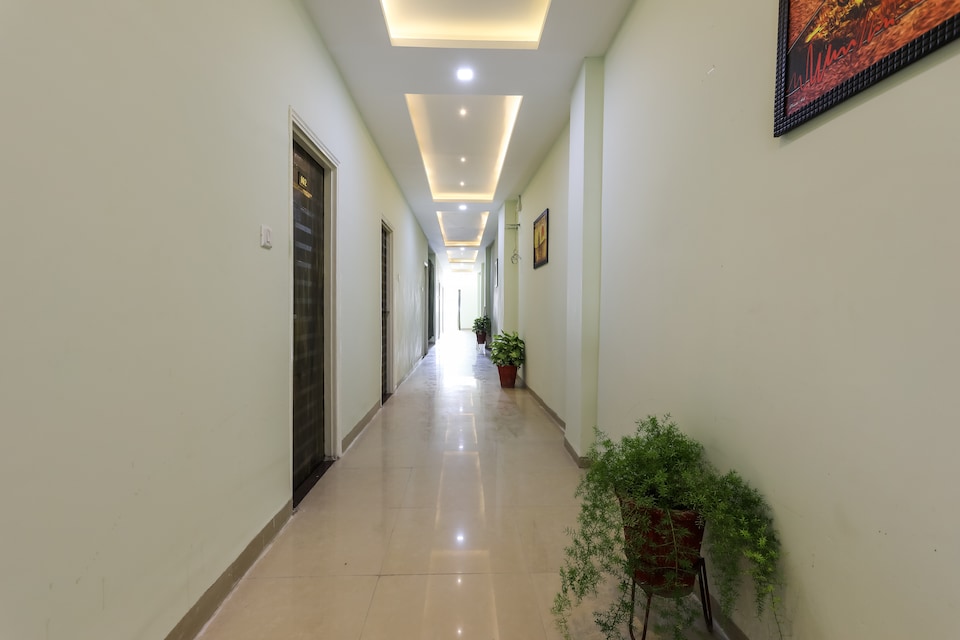 Hotel O Nabhyansh Elite, MG Road Indore, Indore
