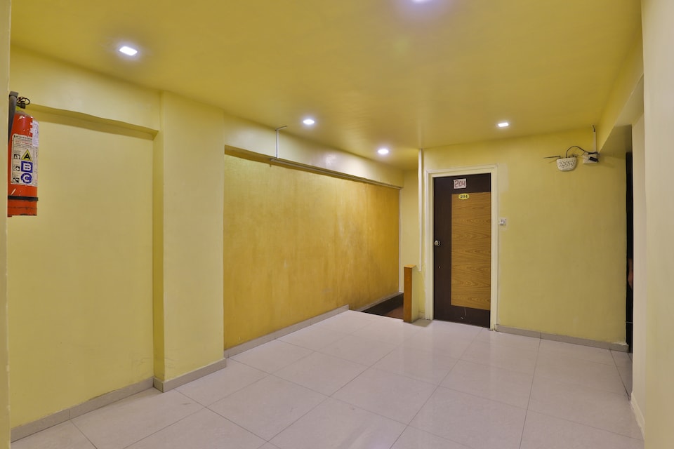 Hotel O Shreeji Palace, Ashram Road Ahmedabad, Ahmedabad