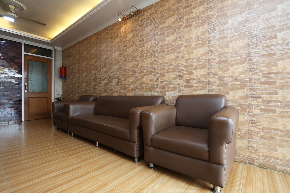 OYO Hotel Kesar Palace, 80 FT Road Kanpur, Kanpur