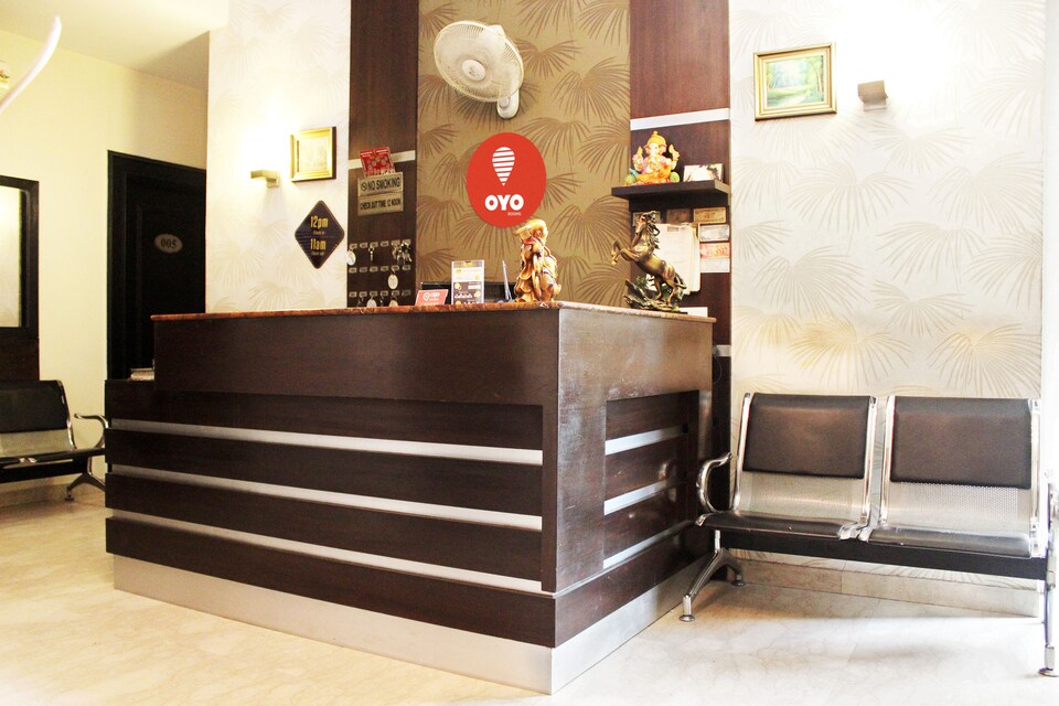 OYO Premium 147 Galleria Market, Huda 2, Gurgaon