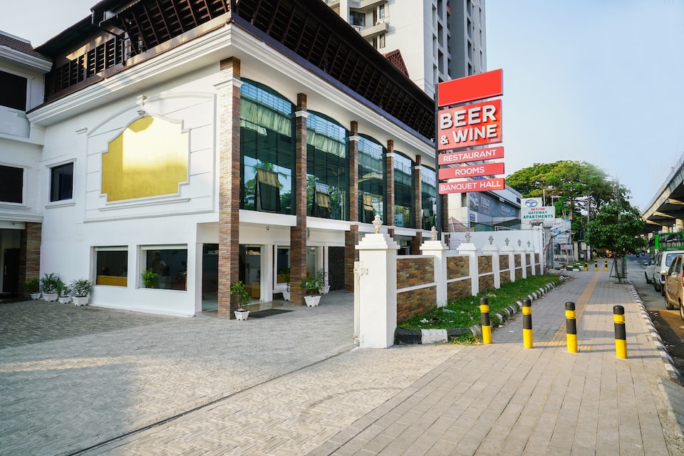 OYO 30084 Hotel Seagate, Kalamassery Kochi, Kochi
