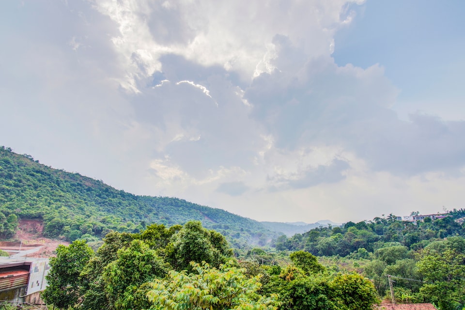 OYO Home 30098 Hillside 3BHK Coorg, Madikeri, Coorg