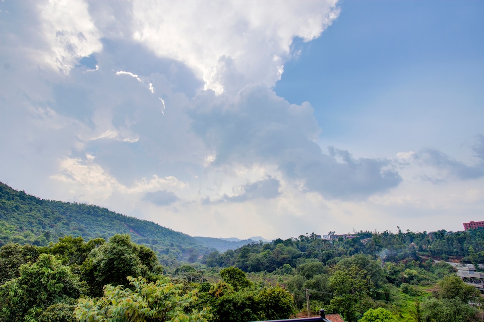 OYO Home 30099 Hillside 2BHK Coorg, Madikeri, Coorg