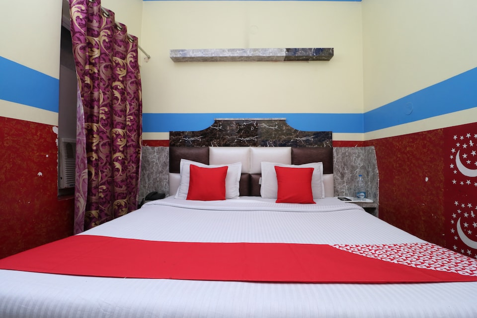 OYO 30100 Lucky Guest House, Golden Temple Road Amritsar, Amritsar