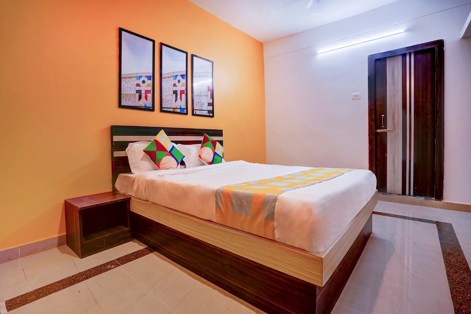 OYO 30102 Luxurious Stay, Near Railway Station Bbsr, Railway Station Bhubneshwar, Bhubaneswar