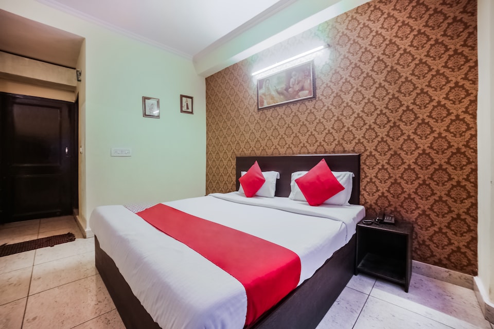 OYO 3446 Hotel Sanjary Palace, Sindhi Camp, Jaipur