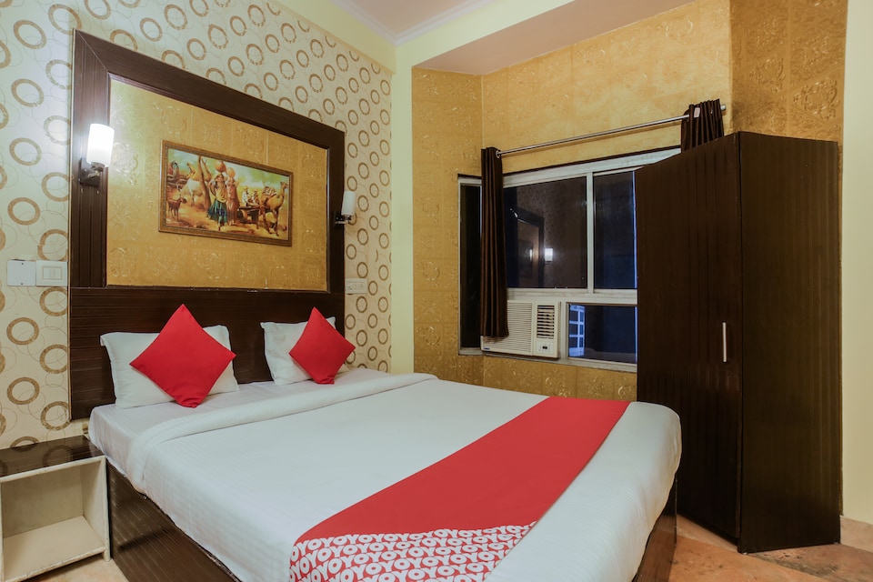 OYO 3446 Hotel Sanjary Palace, Sindhi Camp, Jaipur