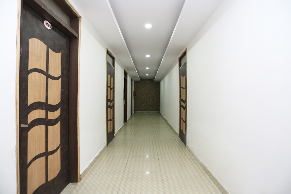 Capital O Hotel Black Stone, Indirapuram Ghaziabad, Ghaziabad