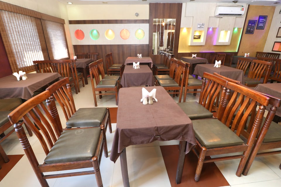 OYO 30127 Hotel Sabina International, Mall Road Bathinda, Bathinda