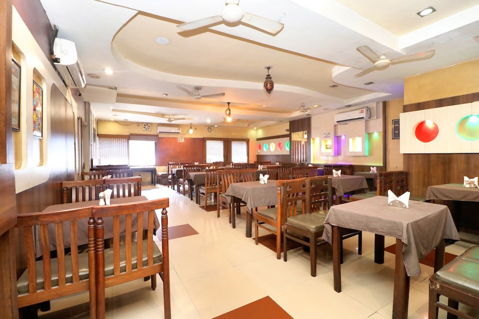 OYO 30127 Hotel Sabina International, Mall Road Bathinda, Bathinda