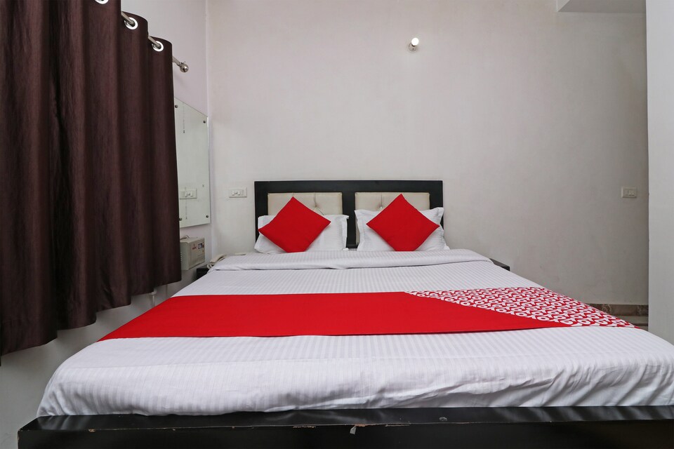 OYO 30136 Hotel Crystal, Aligarh, Aligarh