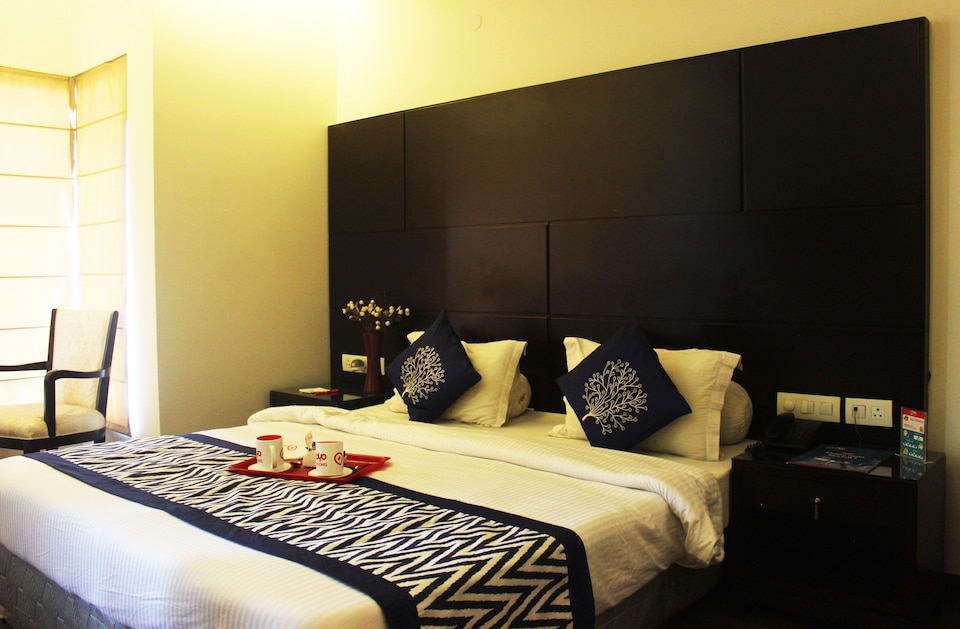 OYO Premium 148 Cyber City, Cyber City, Gurgaon