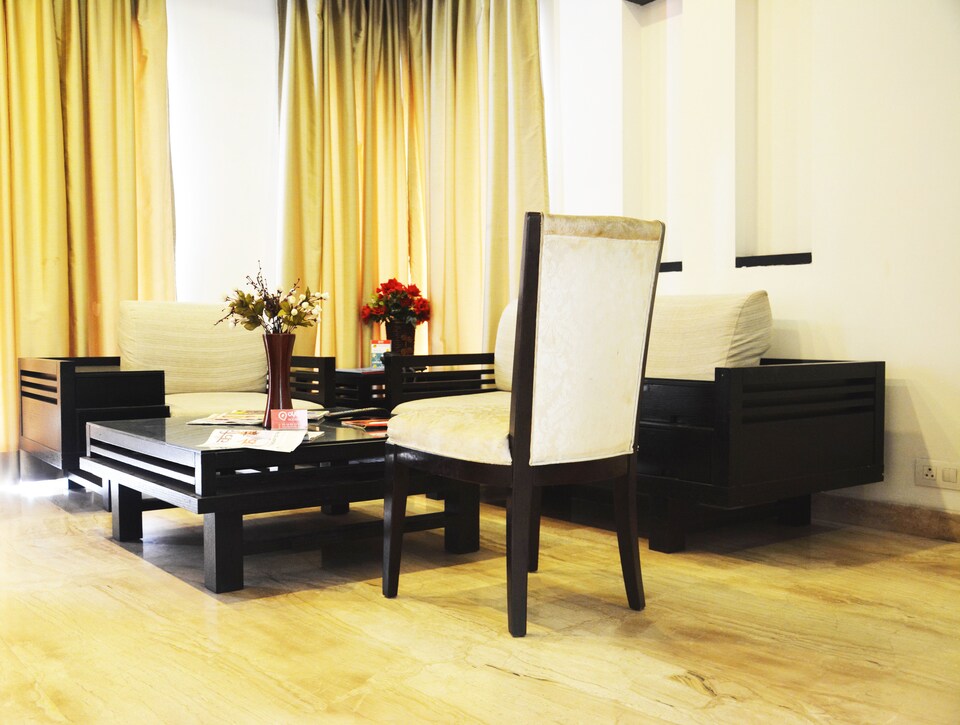 OYO Premium 148 Cyber City, Cyber City, Gurgaon