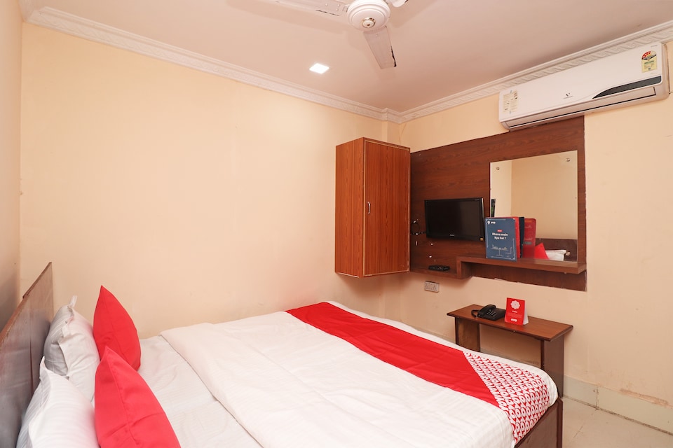 OYO 30149 New Hotel Ashirbad, Railway Station Bhubneshwar, Bhubaneswar