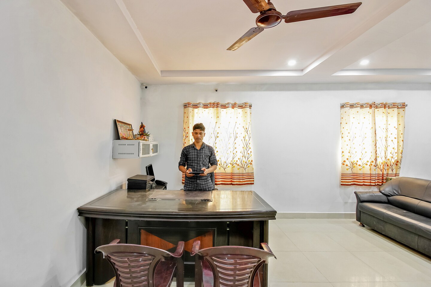 Oyo 30151 Golden Hive Hyderabad Book This Hotel At The Best
