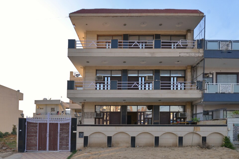 OYO LIFE GRG1279 Sector 51, Huda 2, Gurgaon
