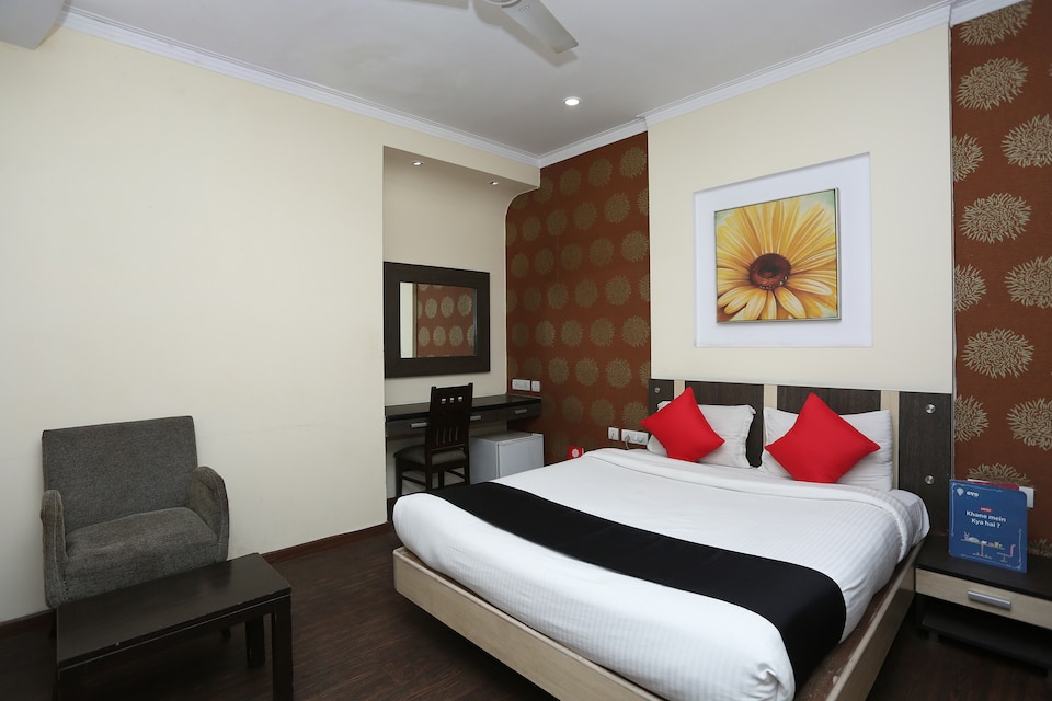 Capital O 30176 Kanisk Inn, Huda 2 Gurgaon, गुड़गांव