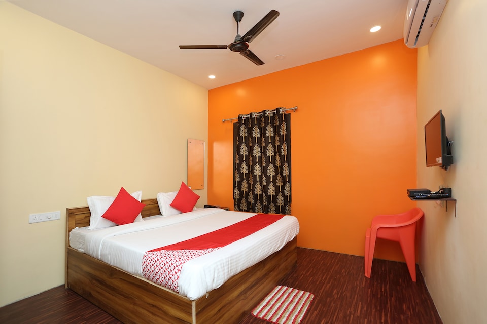 OYO Flagship 30181 Silver Key, Railway Station Bhubneshwar, Bhubaneswar