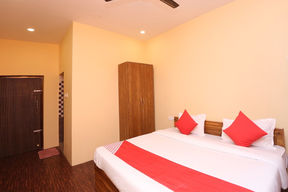 OYO Flagship 30181 Silver Key, Railway Station Bhubneshwar, Bhubaneswar