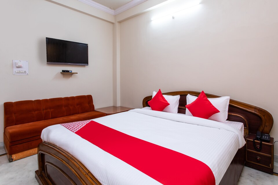 OYO 30182 Urban Turban, Kolar Road, Bhopal