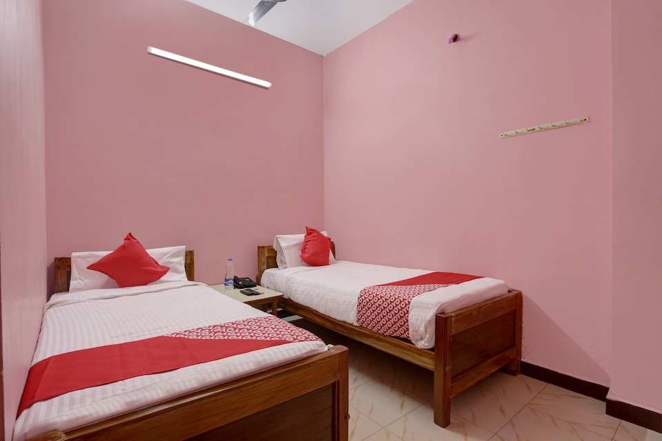OYO Flagship 30186 Sona Rooms, Airport Trichy, Trichy