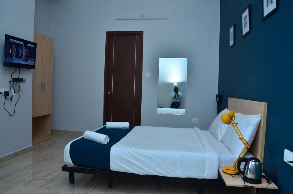 SilverKey Executive Stays 30195 Eldeco Green, Gomti Nagar Lucknow, Lucknow
