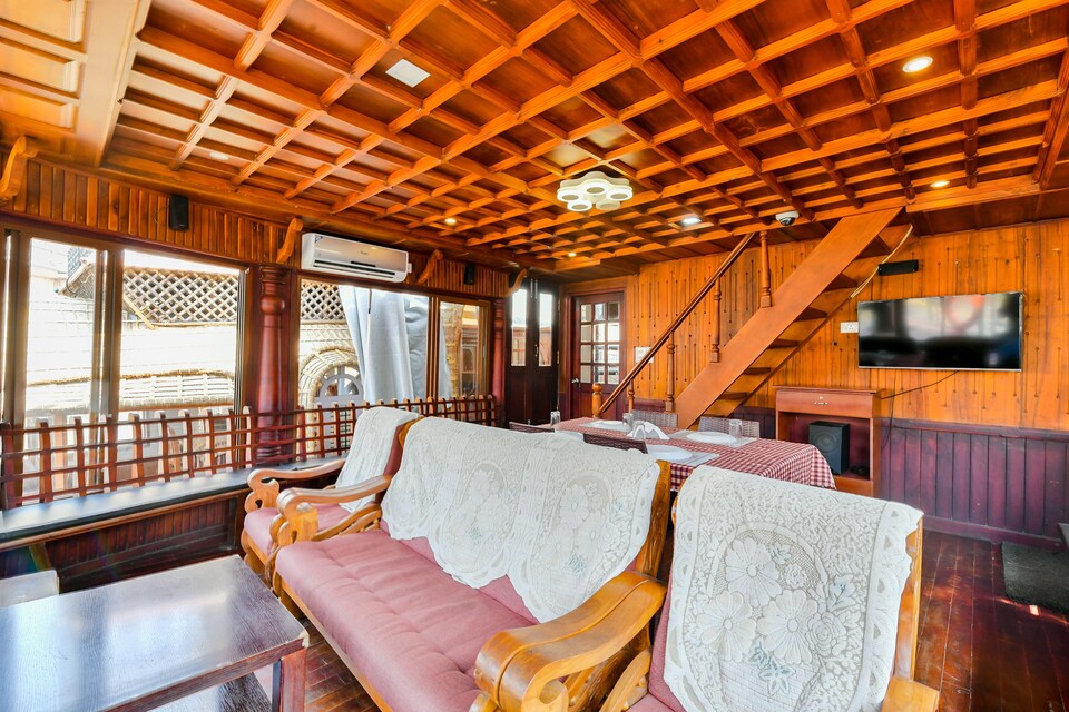 OYO 30198 Khbo Cinnamon Sharing Houseboat, AC Road Alappuzha, Alappuzha