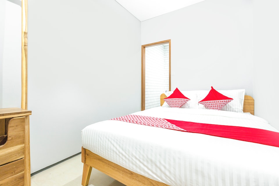 OYO 506 Moes Residence, Cilandak, Jakarta