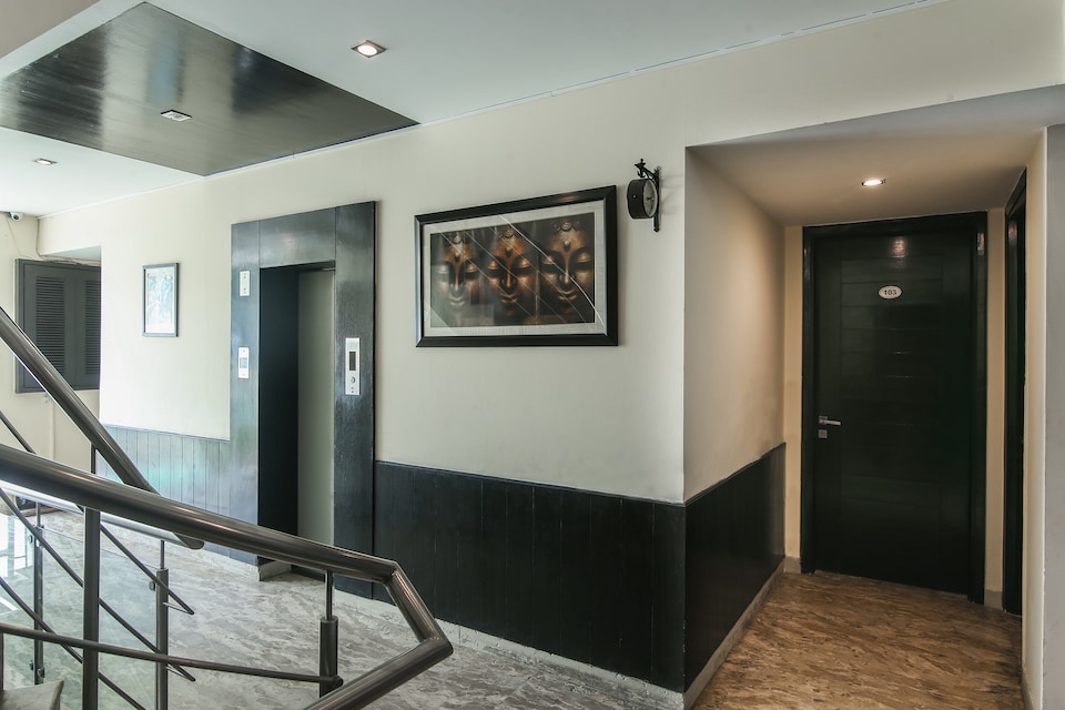 Capital O Hotel Camria Near Aravali Biodiversity Park, Cyber City Extension, Gurgaon