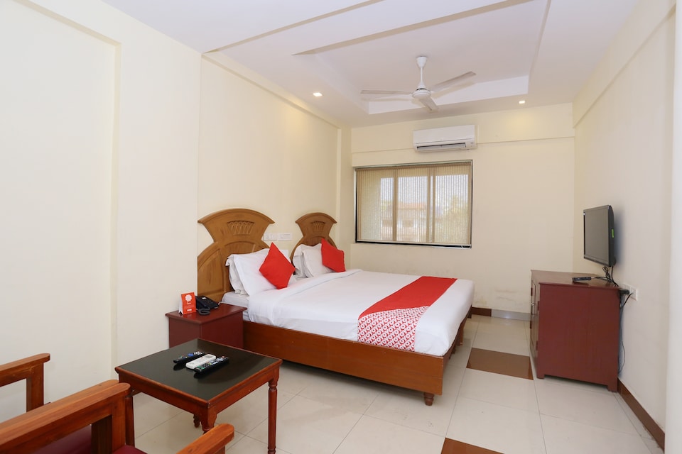 OYO 30235 Hotel Pearl Residency, Thrissur City, Thrissur