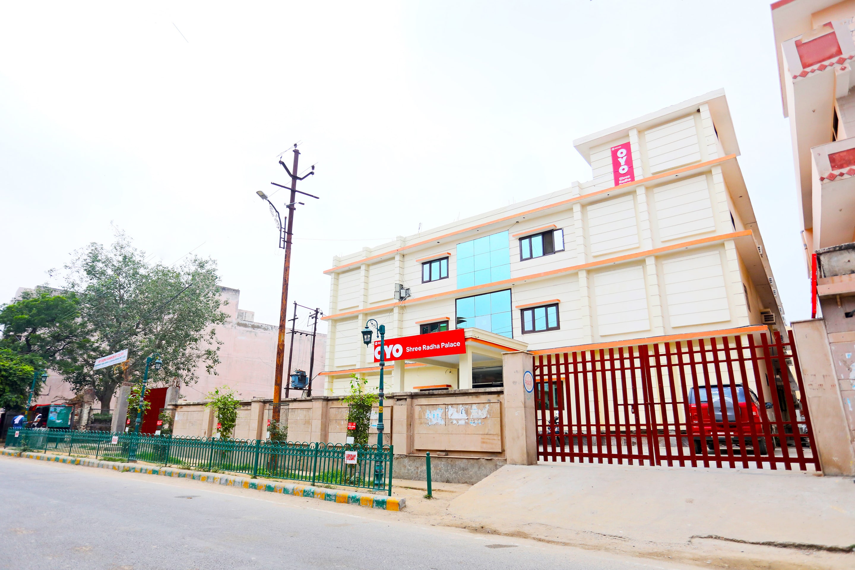 Couple Hotels in Prem Mandir Vrindavan, Vrindavan | Couple Friendly