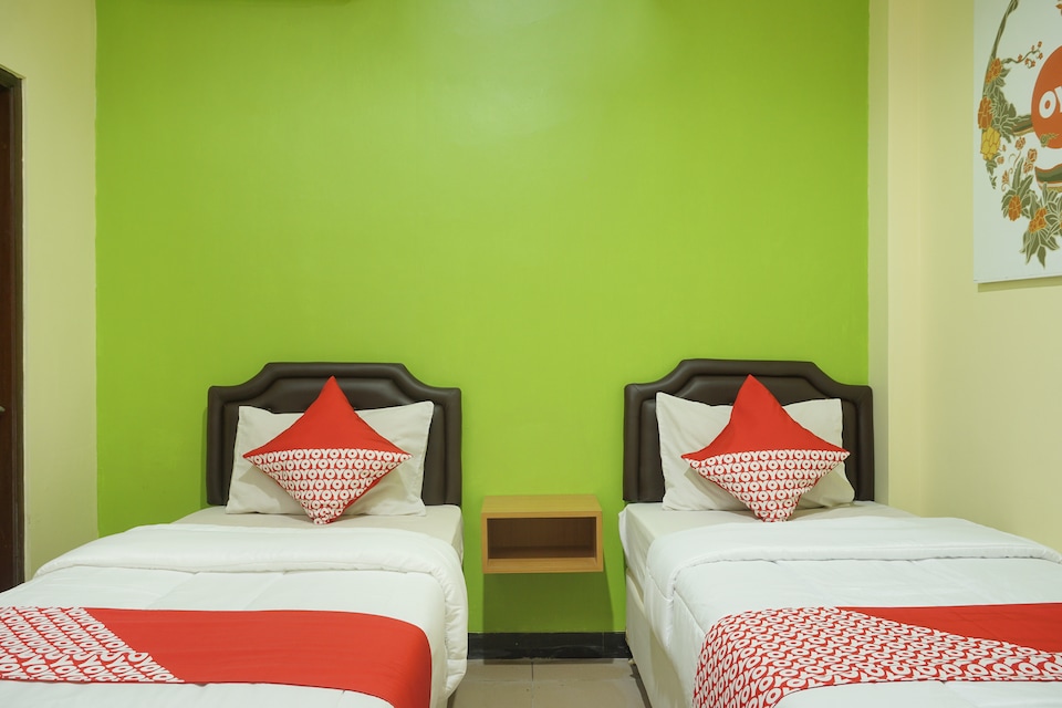 Hotel O near Alun-Alun Kidul formerly Ndalem Mantrijeron Hotel, Prawirotaman, Yogyakarta