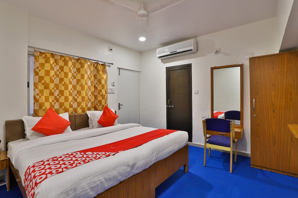 Hotel O Milan Party Hall, Karelibaug Vadodara, Vadodara