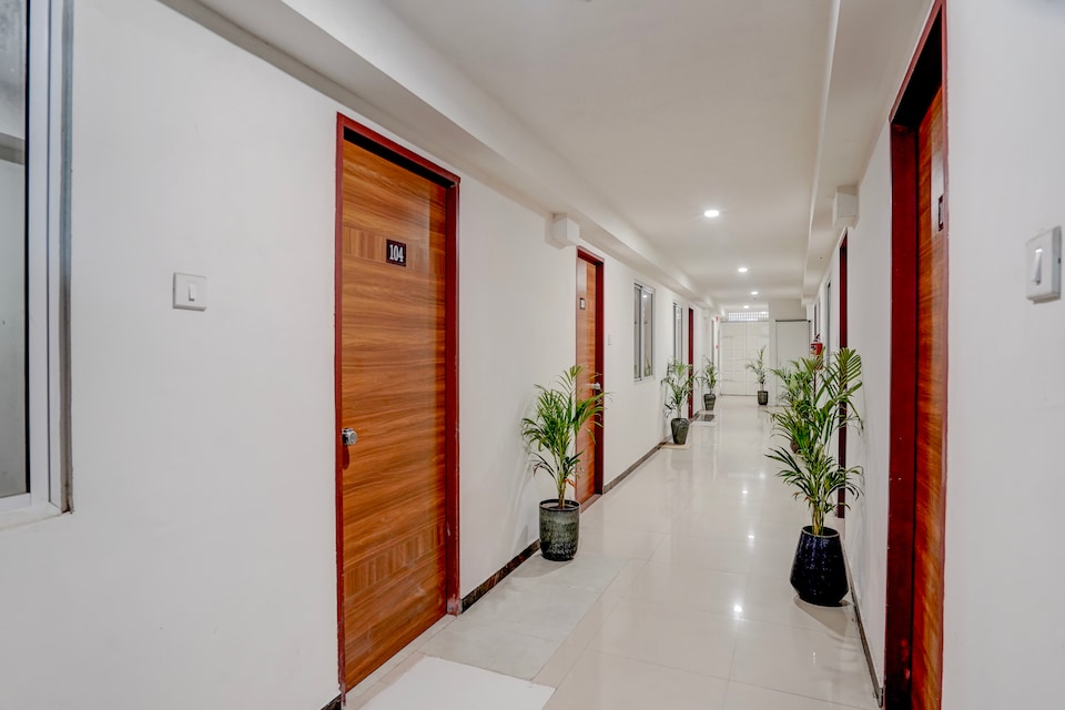 Collection O Vadodara Airport Formerly Milan Party Hall, Karelibaug Vadodara, वडोदरा