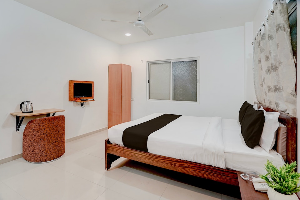 Collection O Vadodara Airport Formerly Milan Party Hall, Karelibaug Vadodara, Vadodara