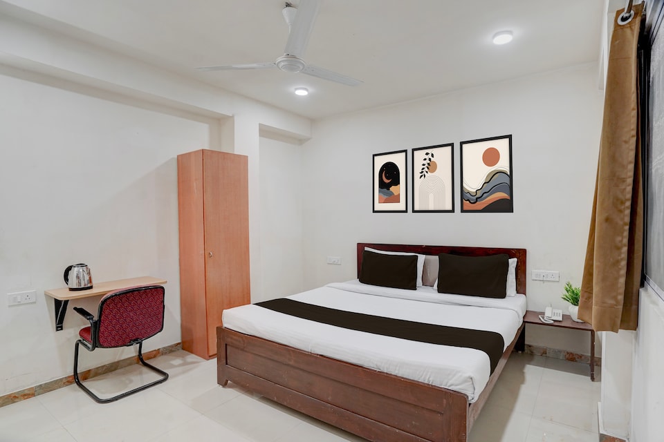 Collection O Vadodara Airport Formerly Milan Party Hall, Karelibaug Vadodara, Vadodara