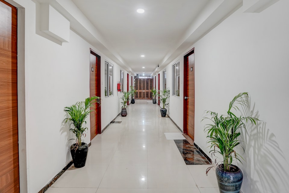 Collection O Vadodara Airport Formerly Milan Party Hall, Karelibaug Vadodara, Vadodara