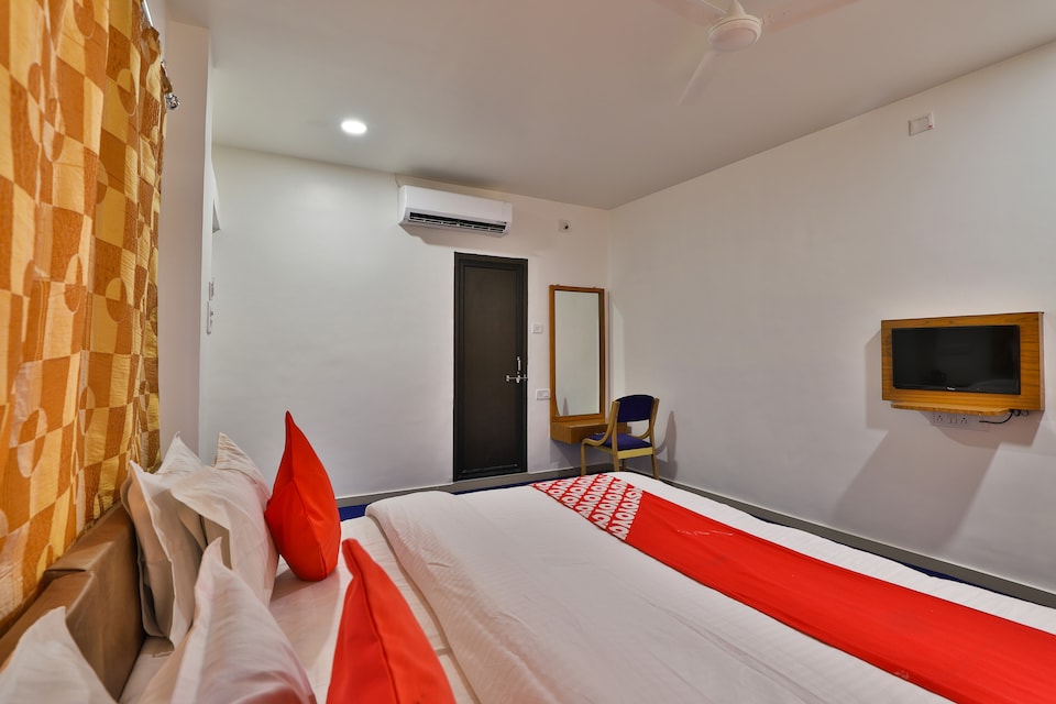 Hotel O Milan Party Hall, Karelibaug Vadodara, Vadodara